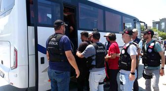 Gökçeada'da yasa dışı yollarla yurt dışına çıkmaya hazırlanan 6 FETÖ şüphelisi yakalandı