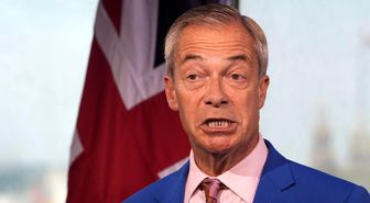 İngiltere'de göçmen karşıtı Nigel Farage milletvekilliğinden istifa etti: 'Kararı seçmenler versin'
