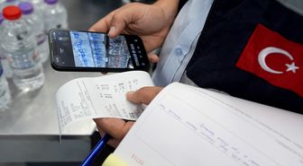 İzmir'de marketlerde su ve maden sularının fiyatları denetlendi