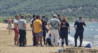 İzmir'de sahilde erkek cesedi bulundu