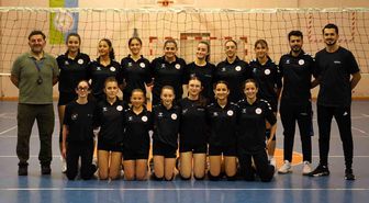 Rize'nin genç voleybolcuları, gözünü Anadolu Yıldızlar Ligi kupasına dikti