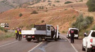 Divriği'de şerit ihlali kazası: 1 ölü, 2 yaralı