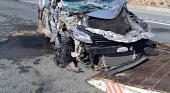 Tünel çıkışında kamyona çarpan otomobil takla attı: 1 yaralı