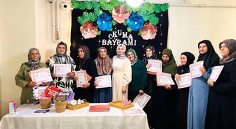 Ağrı'da okuma yazma öğrenen kadınlar için Okuma Bayramı düzenlendi