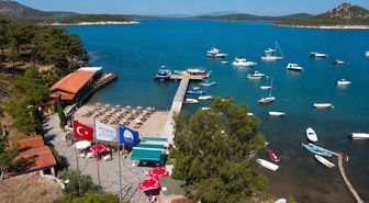 Ayvalık ilçesindeki 17 plaj mavi bayrak aldı