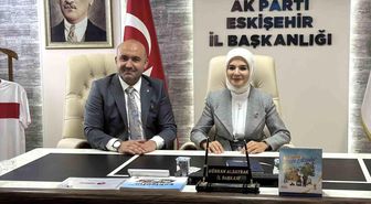 Bakan Göktaş, AK Parti Eskişehir İl Başkanlığı'nı ziyaret etti