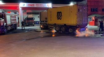 Bursa'da yanan TIR'ı 10 kilometre kullanıp itfaiyeye ulaştırdı