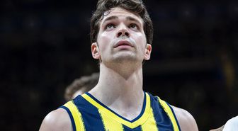 Fenerbahçe, milli basketbolcu Tarık Biberovic'e veda etti
