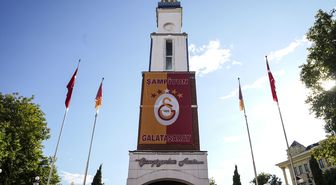 Galatasaray'ın bayrağı Büyükçekmece'deki Şampiyonlar Anıtı'na çekildi