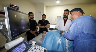 GAÜN'de karaciğere yayılan tümör ameliyatsız tedavi edildi