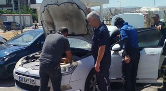 Hastane otoparkındaki otomobilde çıkan yangın söndürüldü