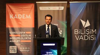 Kadınlar Yapay Zeka Hackathonu'nda Yarıştı