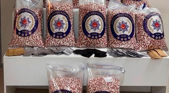 Önce taksi, sonra eve baskın: 280 bin uyuşturucu hap ele geçirildi