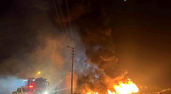 Tekirdağ'da atık döküm alanında yangın: Alevler geceyi aydınlattı