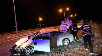 Van'da kaza yapan otomobilin bagajından çok sayıda bira kutusu çıktı