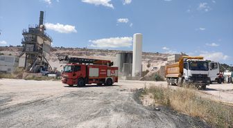 Yozgat'ta asfalt plentindeki yangın söndürüldü