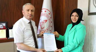 Ağrı Milli Eğitim Müdürü Kökrek, Scientix Elçisi Özmüş'ü tebrik etti