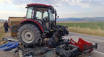Amasya'da traktör ile hafif ticari araç çarpıştı, 3 kişi öldü, 3 kişi yaralandı