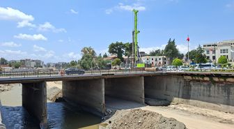 Ata Köprüsü'nde yıkım başladı, bazı yollar trafiğe kapatıldı