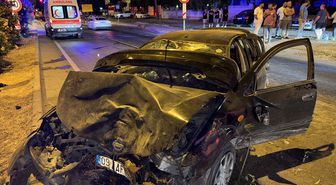 Aydın'da ağaca çarpan otomobildeki 6 kişi yaralandı