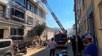 Aydın'da çıkan yangında 2 kişi dumandan etkilendi