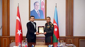 Azerbaycan Savunma Bakanı Hasanov, Baykar Yönetim Kurulu Başkanı Bayraktar ile görüştü