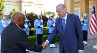 Erdoğan, Liberya Cumhurbaşkanı Boakai'yi Vahdettin Köşkü'nde resmi törenle karşıladı, ikili görüşme gerçekleştirildi.
