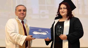 ERÜ Mimarlık Fakültesi'nde mezuniyet sevinci