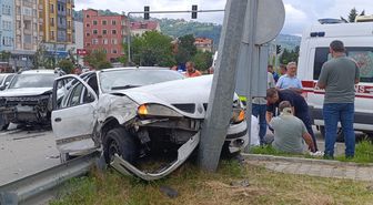 Giresun'da iki otomobilin çarpıştığı kazada 5 kişi yaralandı