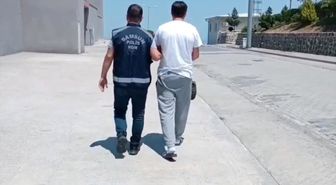 Samsun'da aracın döşemesinin altına gizlenmiş 47 ruhsatsız tabanca bulundu