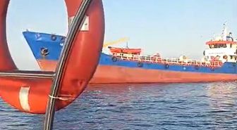 Yalova açıklarında su tankeri tekneye çarptı: 2 kişi denize atlayarak kurtuldu