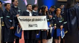 Yeditepe Üniversitesi ayet pankartı olayı nedir? Hûd Suresi neden gündemde? 'Emrolunduğun gibi dosdoğru ol' hangi ayette geçiyor?
