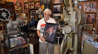 Adana'da Kadir İnanır anısına ücretsiz sinema gösterimi yapılıyor