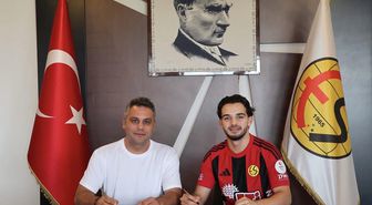 Altay'dan ayrılan Emre imzayı attı