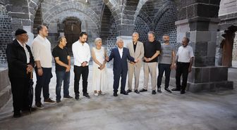 Başkan Büyükkılıç restorasyonu tamamlanan 5 asırlık bedesteni inceledi