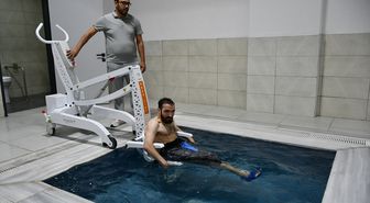 Batman'daki merkezde özel bireyler yüzme ve hidroterapi havuzlarından yararlanıyor