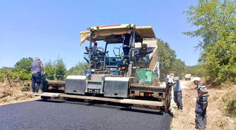Bilecik'te Sarıdayı-Arapdede köy yolunda sıcak asfalt mesaisi başladı