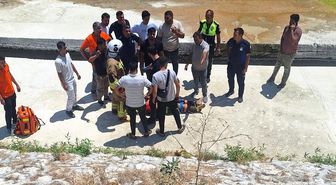 Bisikletiyle köprüden uçan çocuk 7 metreden yere çakıldı
