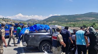 Erzincan'da devrilen kamyonetteki 1 kişi öldü, 3 kişi yaralandı