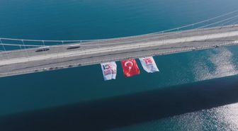 15 Temmuz Köprülerine Dev Türk Bayrakları Asıldı