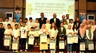 Kütahya'da hafızlık projesini kazanan öğrenciler ödüllendirildi