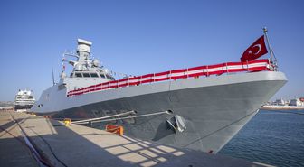 Milli savaş gemisi TCG Burgazada, Fas'ın Tanca Limanı'na demirledi