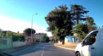 Sarıyer'de yol ortasında gerginlik: 'Neden hızlı gittin?' tartışması kamerada