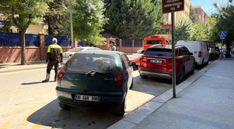 Tur otobüslerine ayrılan alana park eden araçlar ceza kesildi