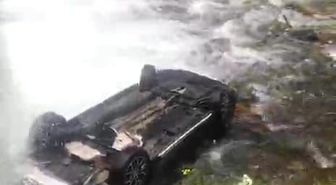 Uzungöl'de araç şelaleye uçtu: 1 yaralı
