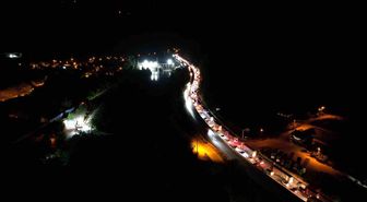 Yol çalışması ve trafik kazası birleşince Sakarya D-650 karayolunda trafik kilitledi