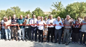 AK Parti Elazığ Milletvekili Erol Keleş Ağın'da asfaltlanan köy yolunun açılışını yaptı