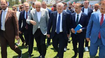 Bakan Bak'tan stadyum müjdesi: Yeni sezona yetişecek