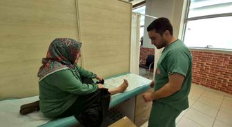 İlk ayakkabısını 51 yaşında giyebildi