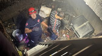 İnşaat halindeki binada çukura düştü, itfaiye kurtardı